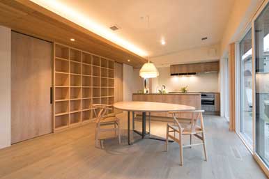 リビング〜キッチン