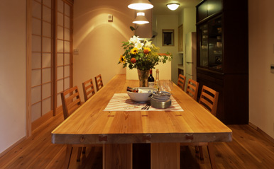 ダイニングテーブル