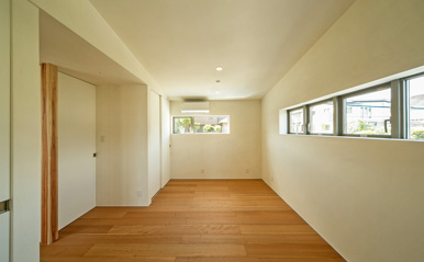 眺めのいい窓 子供室