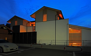 books and gardens 夜 景