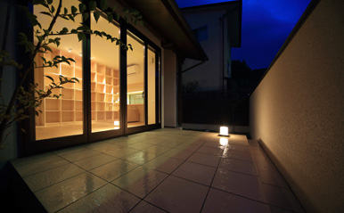 湖風の家 テラス夜景