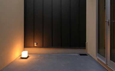 ねことひきこもる家 ポーチ