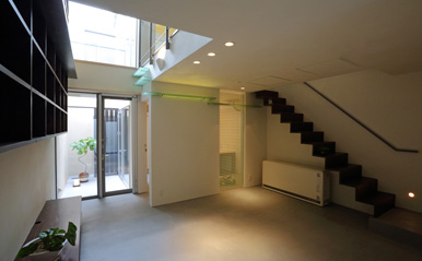 ねことひきこもる家 階段方向