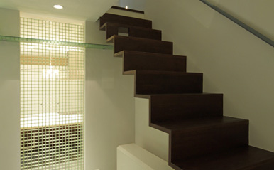 ねことひきこもる家 階段